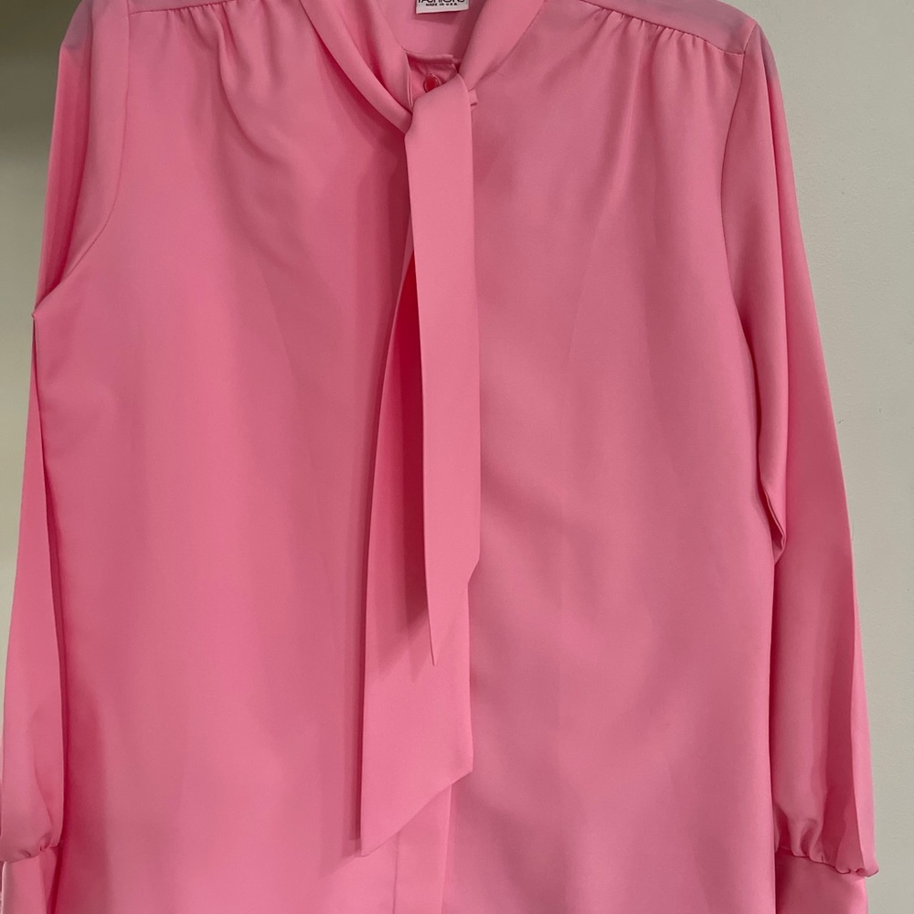Classic fashion blouse made in USA Sz m new without tags